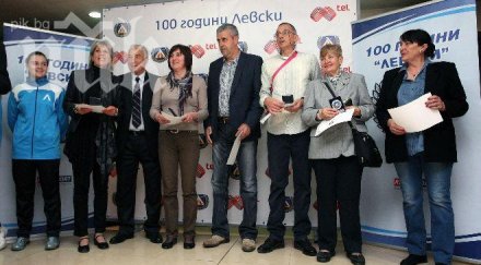 левски награди славните волейболни звезди