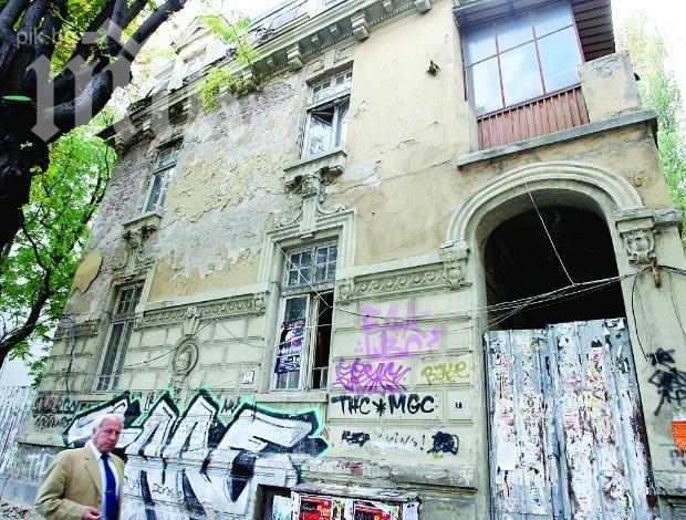 Нова наредба улеснява събарянето на опасни сгради в София