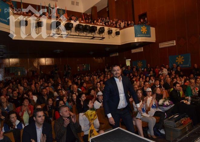 Бареков пред ПИК: Давам 48 часа на Йовчев и Лазаров да разкрият извършителя на палежа на партийния офис на ББЦ!