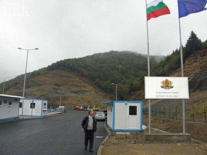 Границите претоварени, отварят 8 нови ГКПП-та