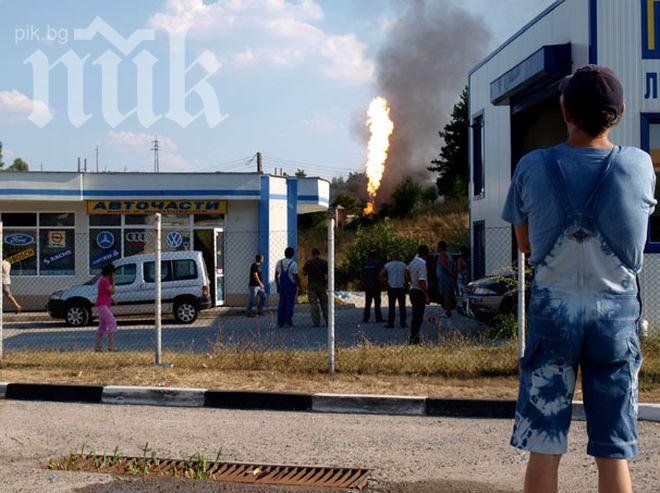 Избухна пожар в близост до газстанция в Пловдив (снимки)