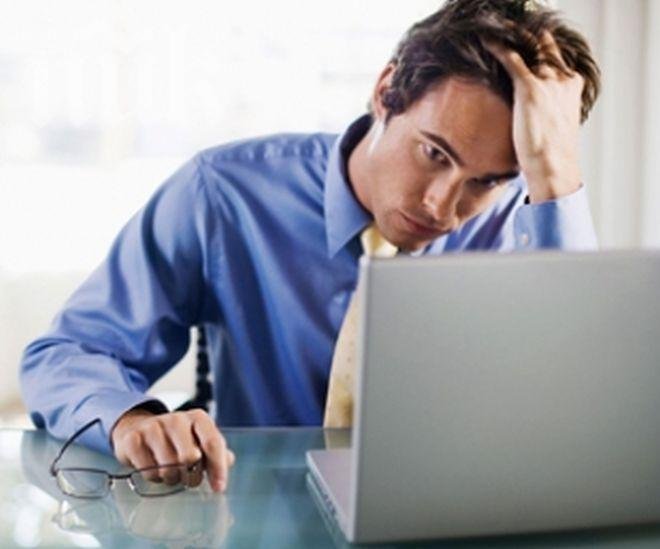 Всеки трети българин работи извънредно