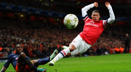 шалке арсенал продължават фазата елиминациите