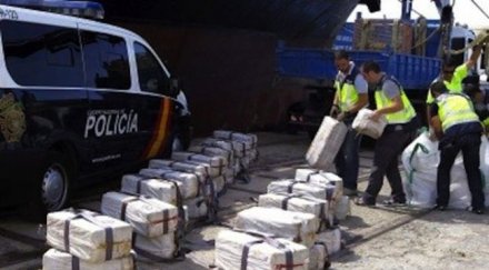 сестра моряк кораба кокаина цял месец знаех брат