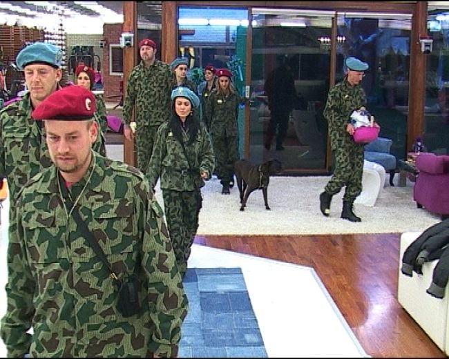 Военно положение в Биг Брадър