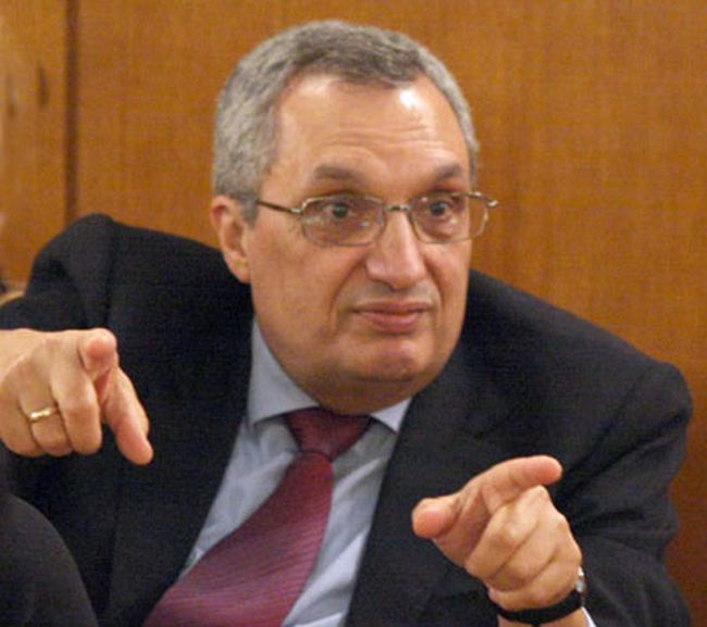 Иван Костов: ГЕРБ си решава проблемите чрез СДС