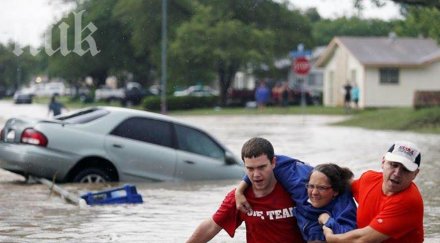 българи участват спасяването пострадалите наводненията събрия