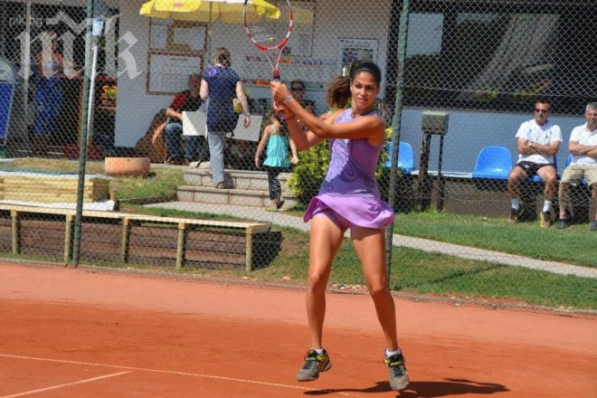 Изабелла Шиникова се класира за четвъртфиналите на турнира по тенис в Полша