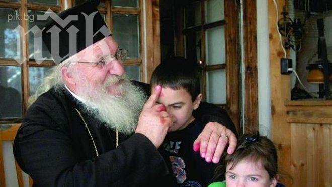 Приютът на отец Иван отново е в беда - може да остане без ток