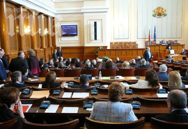 Депутатите от ГЕРБ няма да провалят кворума за вота на недоверие срещу Орешарски