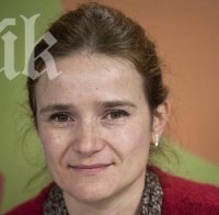 Семейна драма с Достена Лаверн! Бившият й мъж я обвинява, че е отвлякла 10-годишната им щерка Мария! Вижте екшъна, след който осъдиха Достена!