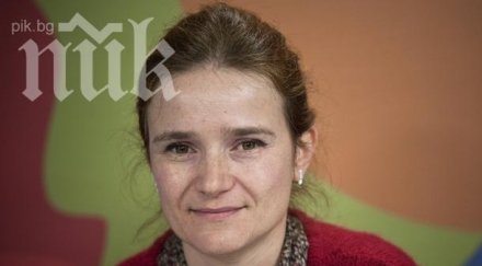 семейна драма достена лаверн бившият мъж обвинява отвлякла годишната щерка мария вижте екшъна осъдиха достена