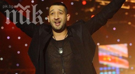 фолкпевецът илиян искал запише пети клас