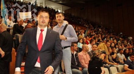 първо пик депутат борисов напусна групата герб николай бареков медията напускат бойко евроизборите обновена снимка