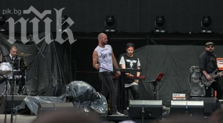 хилядна публика представиха новия албум