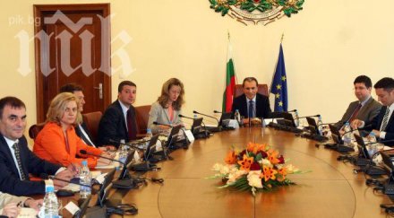 скандал правителството бърка общините добрич добричка официални документи