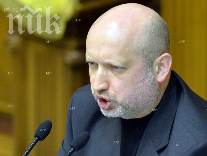 Александър Турчинов разпусна украинските депутати до 29 май