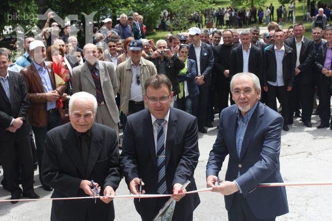 Местан преряза лентата на болница в Рудозем