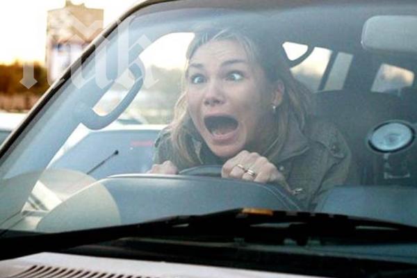 Доказателството, че жените не могат да шофират (видео)