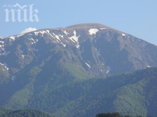 Все още търсят изчезналите в района на вр. Ботев младежи