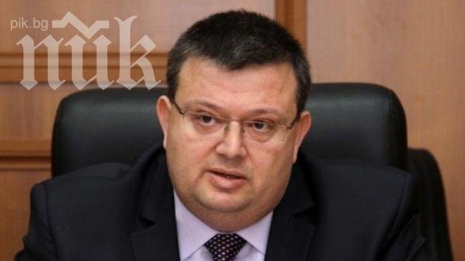 Сотир Цацаров изненадан: Гражданите са по-добре въоръжени от армията