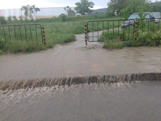 Апокалипсис във Варна! Градушка и дъждове наводниха морската столица (снимки)