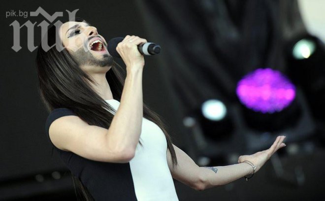 10 хиляди виенчани посрещнаха радушно Кончита Вурст