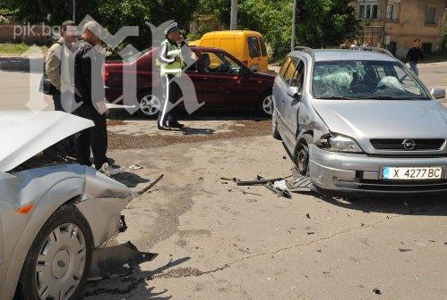 Вижте пострадалото момиче и виновника за катастрофата в Пловдив (снимки)