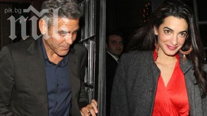 Клуни вдига сватба през септември