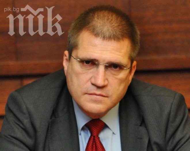 Н. Цонев: Цветанов мисли народа за сбирщина малоумници, държи се нагло и милиционерски!