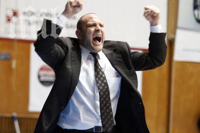 Фенове на Балкан готвят ад за Тити Папазов и Левски