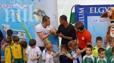 звезди цска левски наградиха деца супертурнир млади таланти снимки