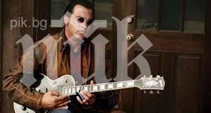 50 лева за блус със Стивън Сегал в София