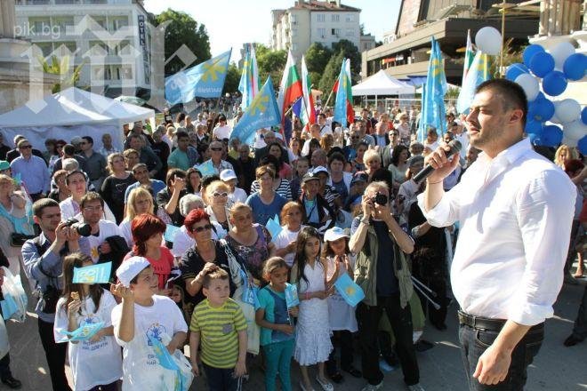 Бареков: По-малко от трима евродепутати за ББЦ ще е фалшификация