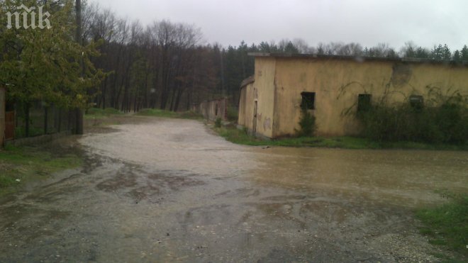 Наводненията може да закарат босненските мини до България и Румъния