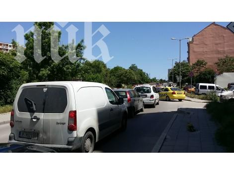 Задръстване блокира Варна (снимки)