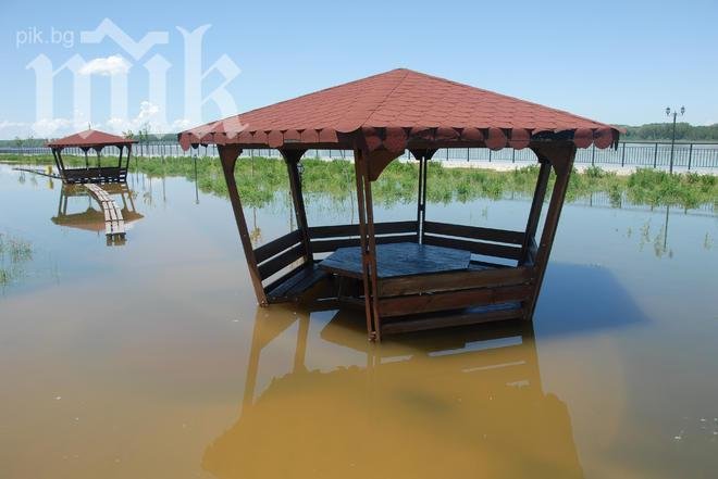 Внимание! Нивото на Дунав продължава да расте! Реката ни залива в четвъртък (снимки)