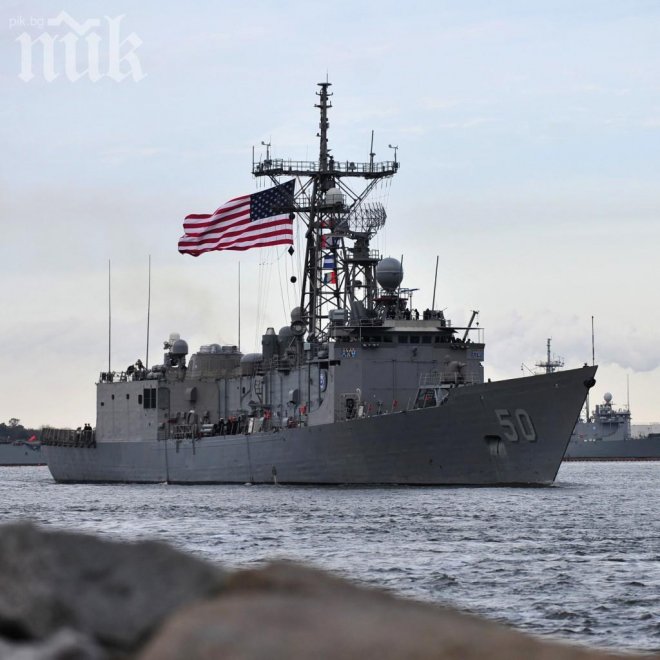 Американски крайцер влиза в Черно море