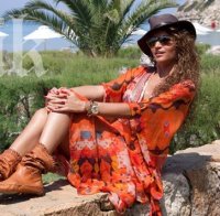 Ивана Скендерова дари рокля на абитуриентка