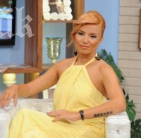 Тв водещата Ирина Тенчева от епицентъра на труса: На брега бяхме като в лодка!