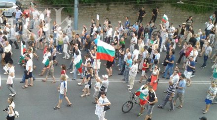 първи следизборен протест кабинета орешарски