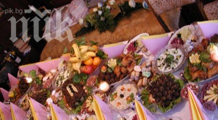 абитуриенти натровиха мухлясал хляб боровец