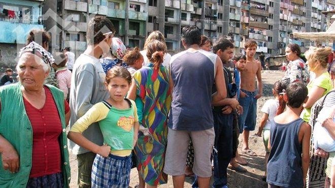 Арестуваха голяма група роми за купуване на гласове в София