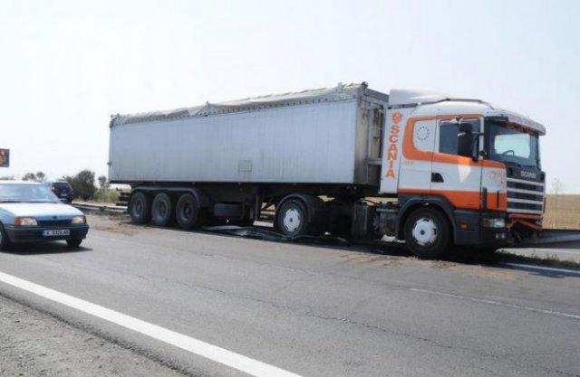 ТИР пламна на главен път Е-79