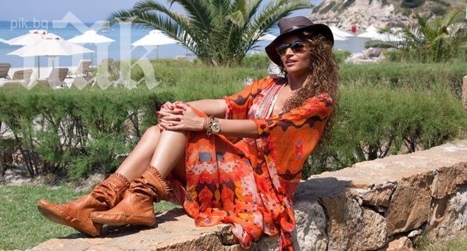 Ивана Скендерова дари рокля на абитуриентка