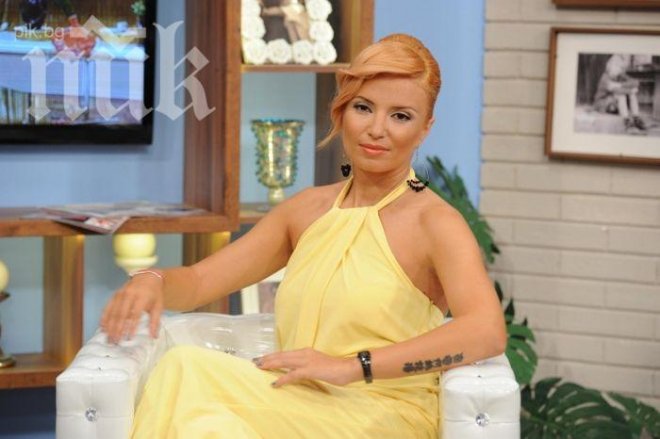 Тв водещата Ирина Тенчева от епицентъра на труса: На брега бяхме като в лодка!