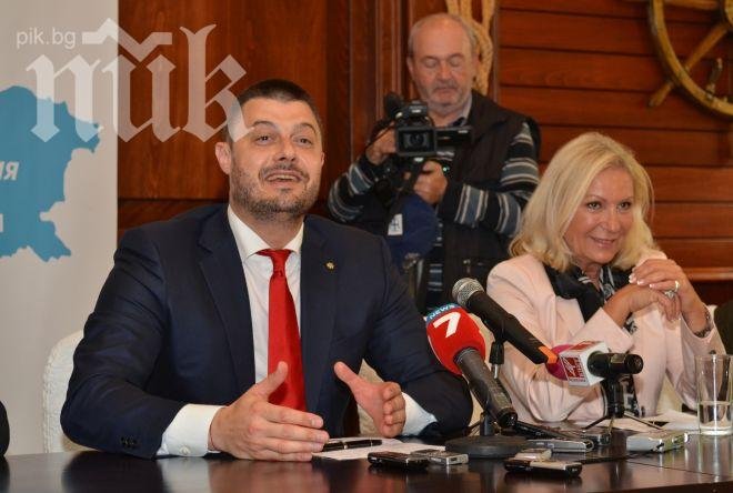 Бареков: Всички, оцелели след вота, ще трябва да седнат на една маса