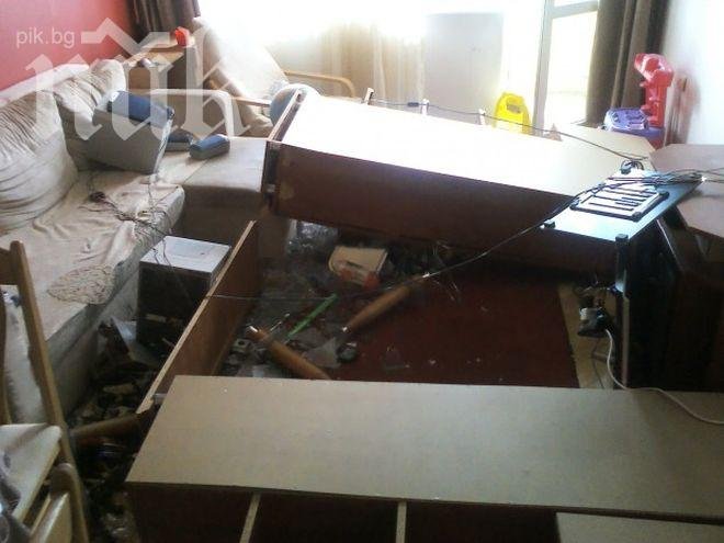 Ето щетите в жилище на 19-ия етаж в Пловдив след вчерашния трус (снимки)