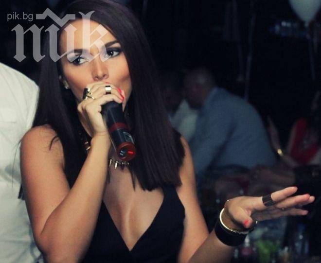 Палав куриоз! Зърното на Алисия изскочи докато танцува с Азис на участие (снимка)