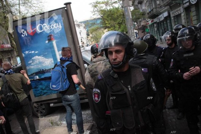 Неизвестни са опитали да подпалят избирателна секция в Одеса